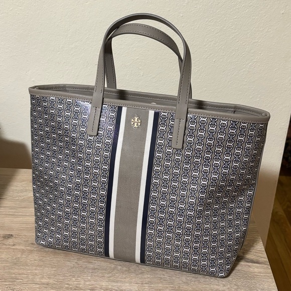 Tory Burch Handbags - Tory Burch Gemini link small zip top tote NWOT